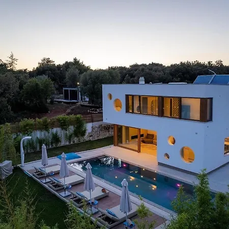 Breeze Holiday home