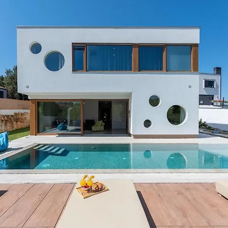 Breeze Holiday home