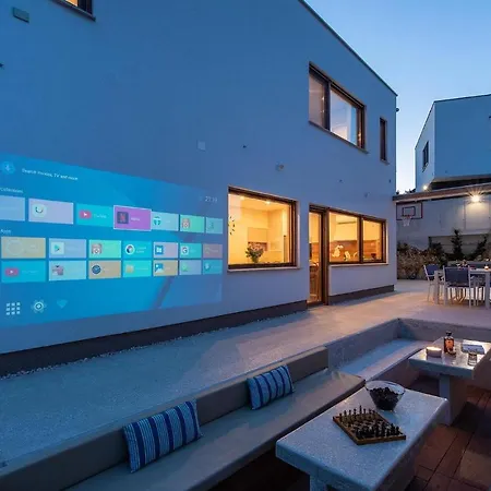 Breeze Holiday home *