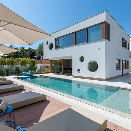 Breeze Holiday home